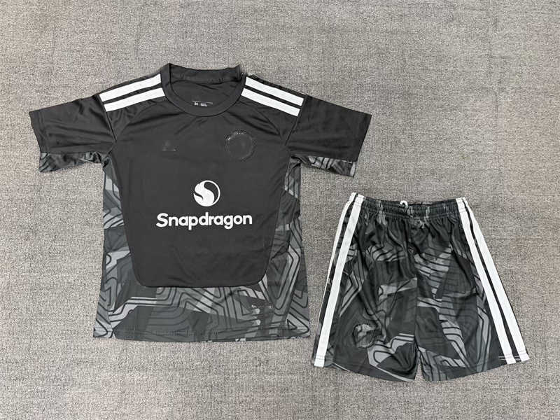 (image for) 2026/27 Manchester Unitednk GK Black Youth Soccer Jersey