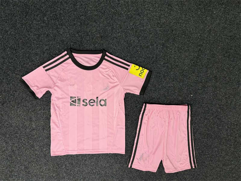 2025/26 Newcastle Unitednk GK Pink Youth Soccer Jersey (image for) 2025/26 Newcastle Unitednk GK Pink Youth Soccer Jersey